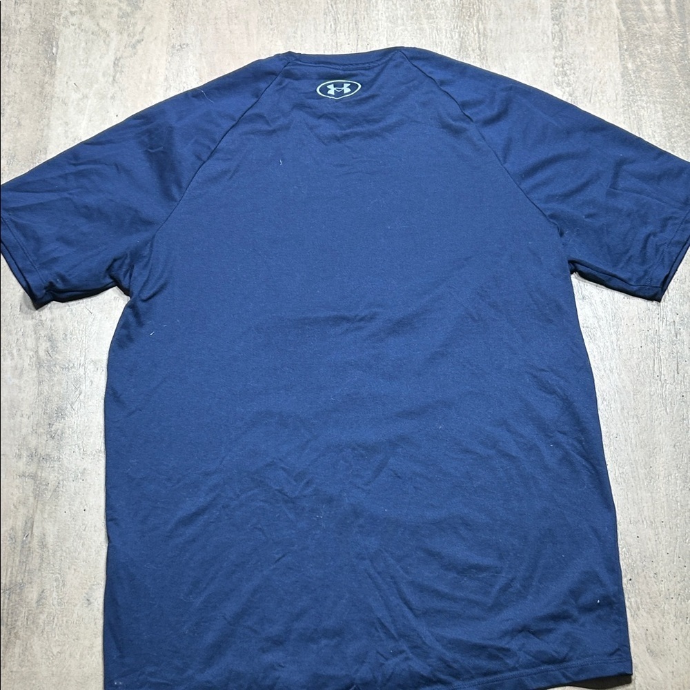Notre Dame Under Armour Men's Navy and Gold Hockey Tee - Picture 5 of 6